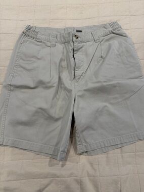 Preswick & Moore Light Gray Flat-Front Men’s Shorts